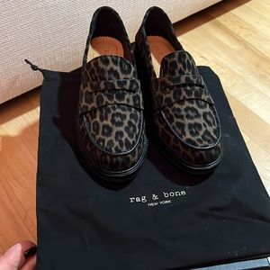 BrNd new Rag and Bone Slayton Loafer. Size 91/2 in black Cheetah
